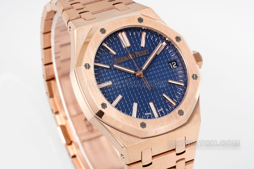 APS factory Audemars PiguetRoyal Oak1:1top-tier watch blue dialrose goldsteel bracelet model 15510OR.OO.1320OR.03front live photo