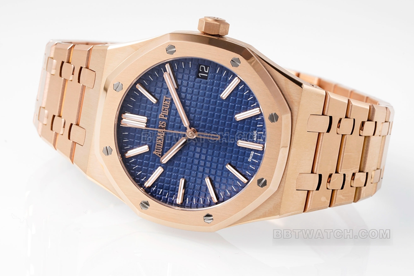 APS factory Audemars PiguetRoyal Oak1:1top-tier watch blue dialrose goldsteel bracelet model 15510OR.OO.1320OR.03front live photo