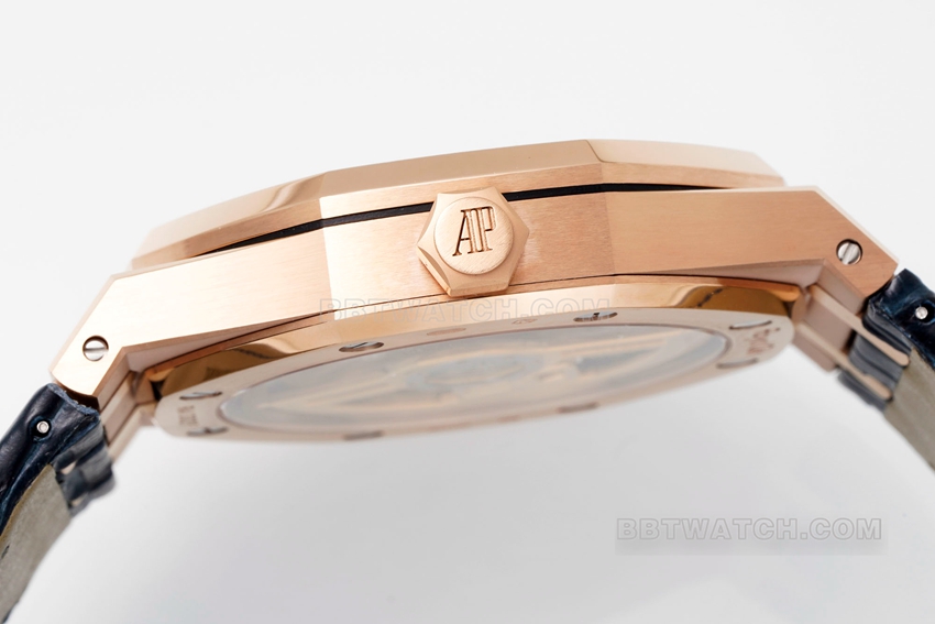 APS factory Audemars PiguetRoyal Oaktop-tier 1:1high-quality replicablue dialrose goldleather strap model 15510OR.OO.D315CR.02side live photo