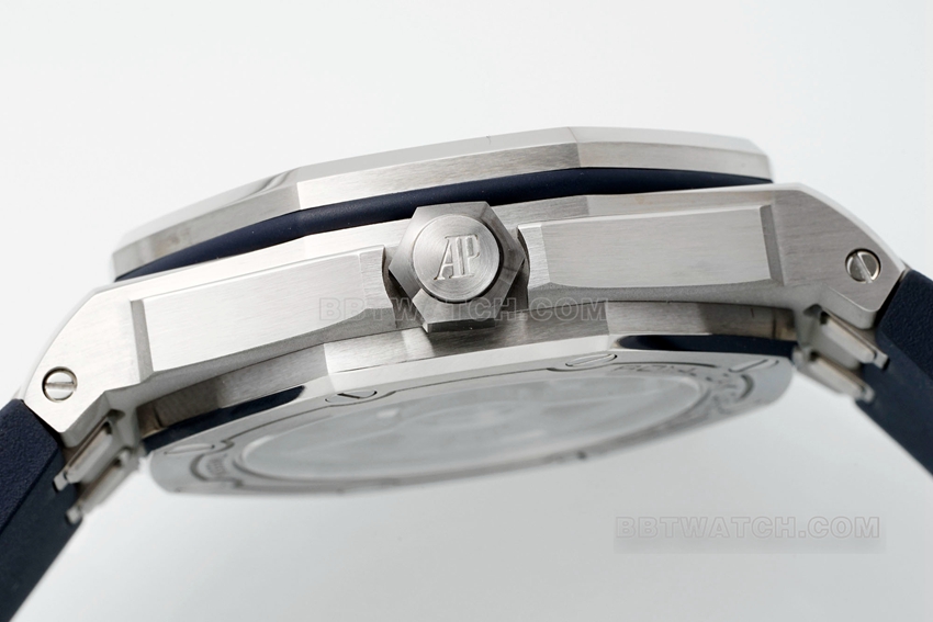 APS factory Audemars PiguetRoyal Oak offshore type 1:1top-tier sea blue dial rubber model 15720ST.OO.A027CA.01side live photo