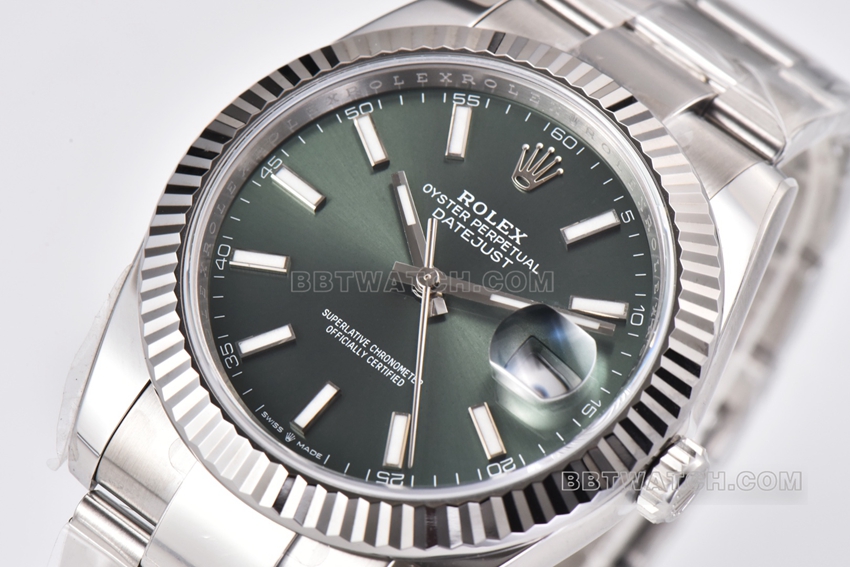 C factory Rolex log top-tier replicagreen dial41mm three-grid link m126334-0027front live photo