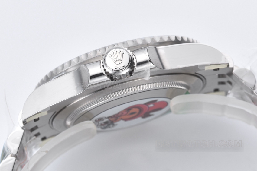 Factory C RolexGMT-Mastertop-tier 1:1high-quality replicaPepsi bezelm126710blro-0001side live photo