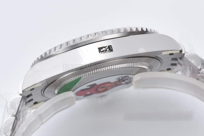 Factory C RolexGMT-Mastertop-tier 1:1high-quality replicaPepsi bezelm126710blro-0001side live photo