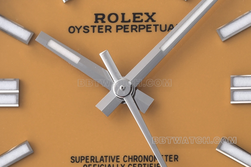 Factory C Rolex Oyster Perpetual super clone41mm yellow plate m124300-0004front live photo