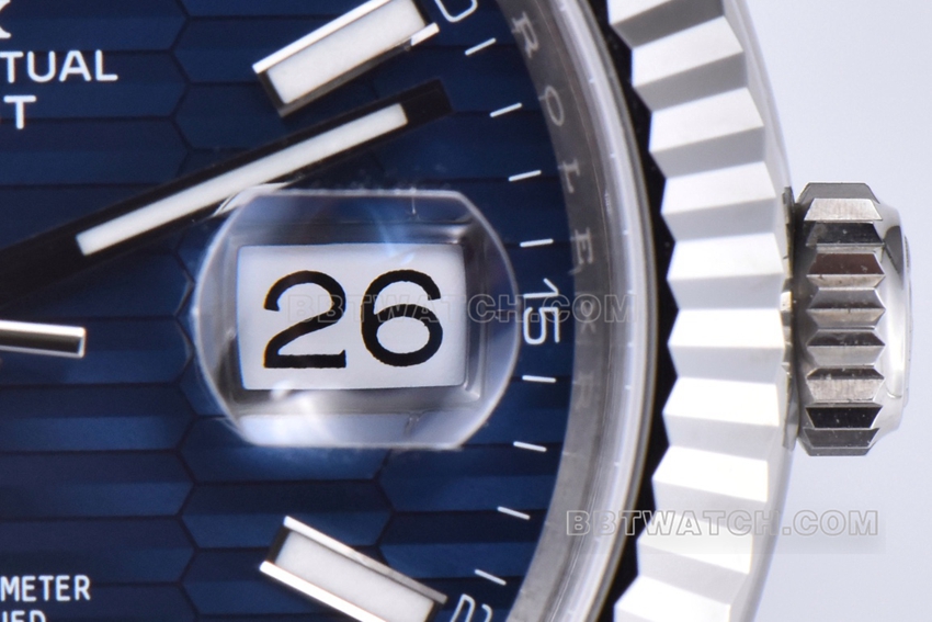 C factory Rolex log 1:1super water ripple blue dial five grid chain m126334-0032front live photo