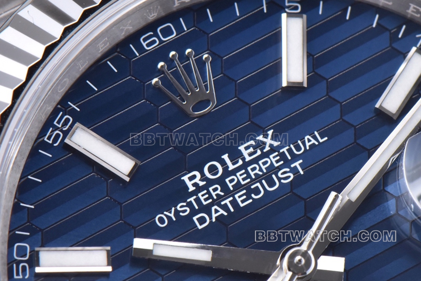 C factory Rolex log 1:1super water ripple blue dial five grid chain m126334-0032front live photo