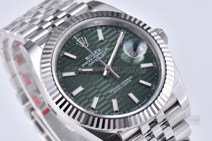 C factory Rolex log water ripple green dial five grid chain m126334-0030front live photo