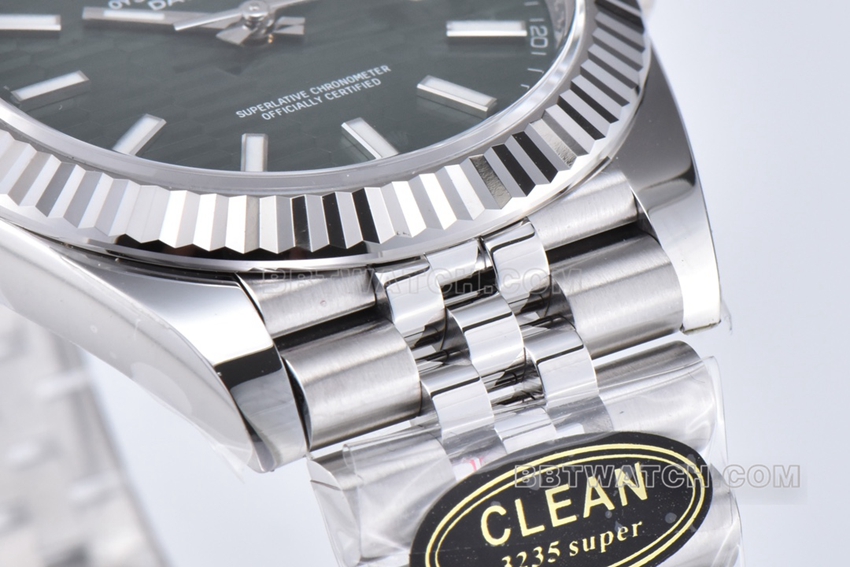 C factory Rolex log water ripple green dial five grid chain m126334-0030front live photo