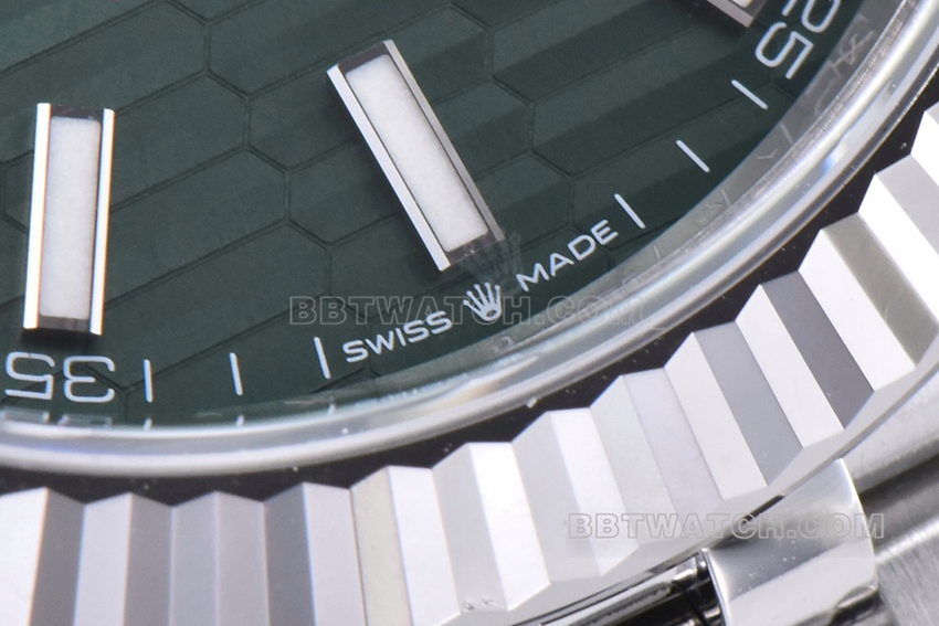 C factory Rolex log water ripple green dial five grid chain m126334-0030front live photo