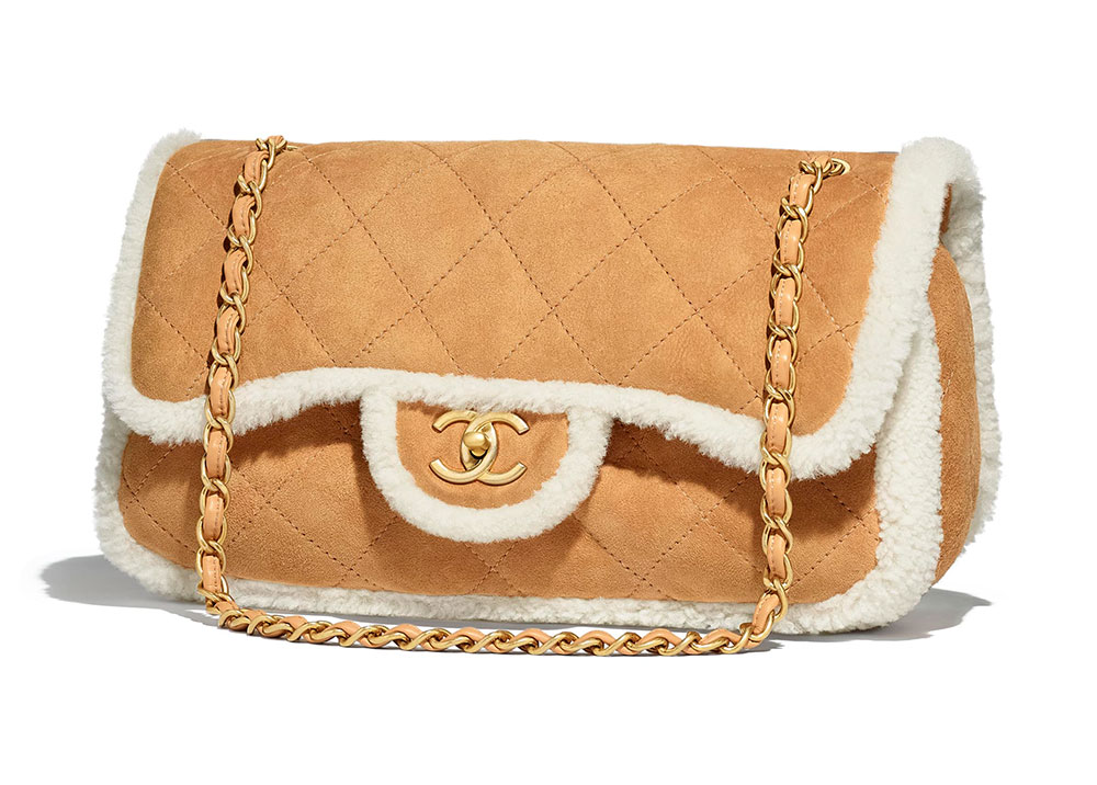 Chanel lance la collection Coco Neige sur le thème du ski, complétée par les sacs Ski Bunny de vos rêves