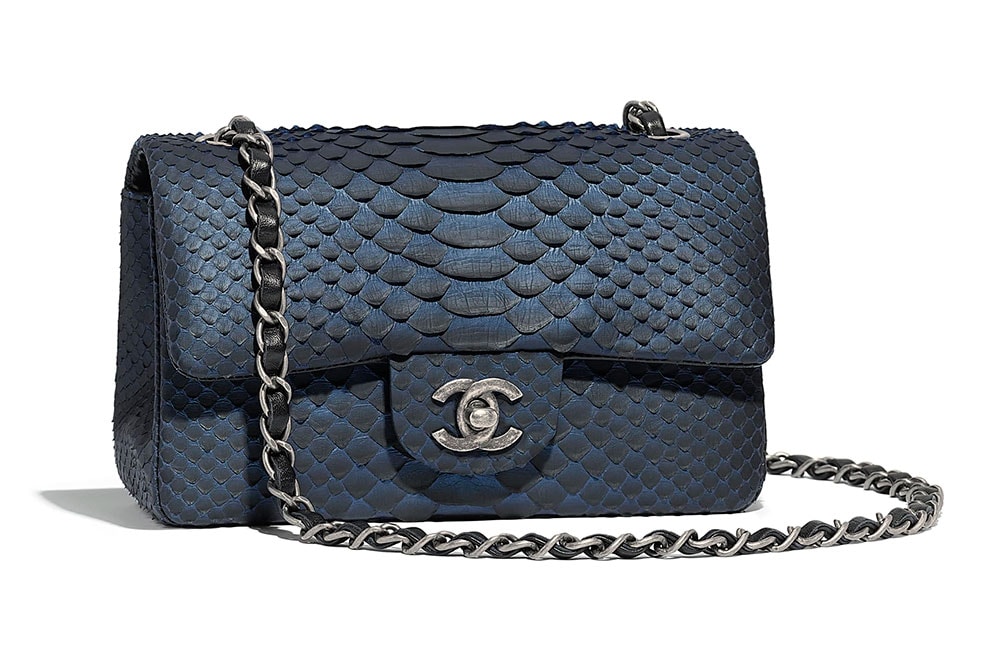 Plus de 75 sacs de la pré-collection Chanel automne 2018 sont sortis deux semaines plus tôt, et nous avons des photos et des prix