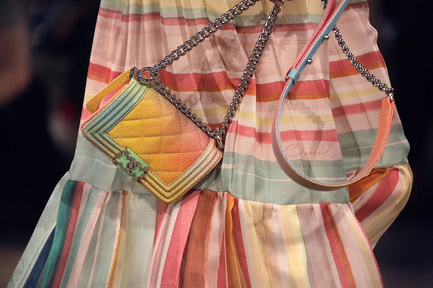 Chanel produira le sac Chanel Rainbow Boy de la collection Cuba Cruise