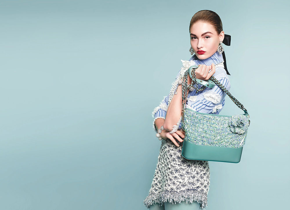 Obtenez un aperçu des sacs Chanel printemps 2018 dans la nouvelle campagne publicitaire de la marque