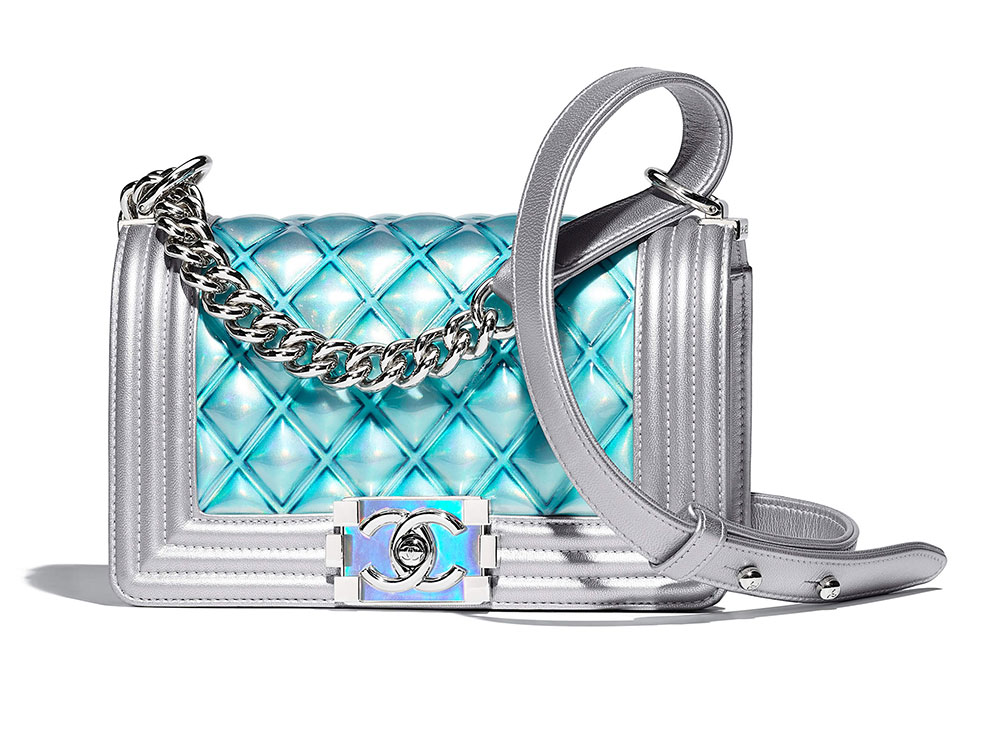 Chanel lance sa collection de sacs à main printemps 2018 avec plus de 100 de ses plus belles images de sacs jamais vues (plus les prix !)