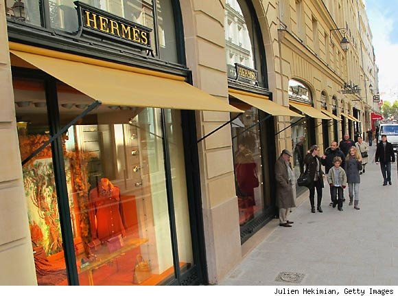 Des employés d'Hermès impliqués dans une affaire de contrefaçon d'une bague française
