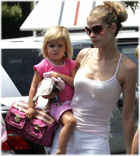 Denise Richards' LV Neo Speedy