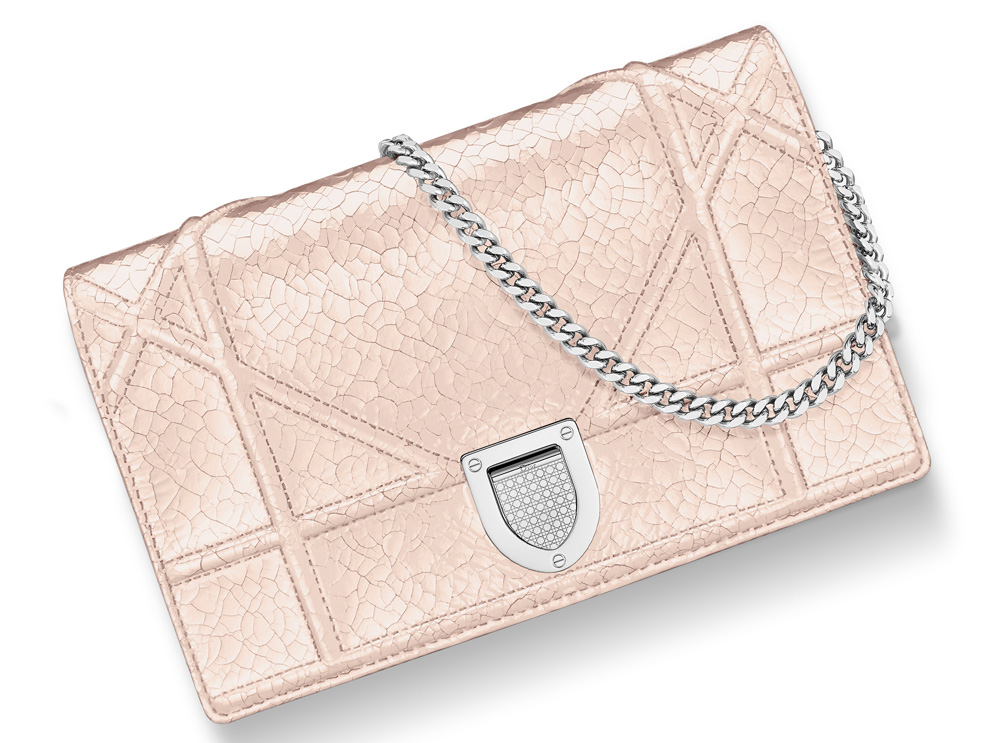 Dior's Winter 2016 Handbag Lookbook Is Here With 35 Photos