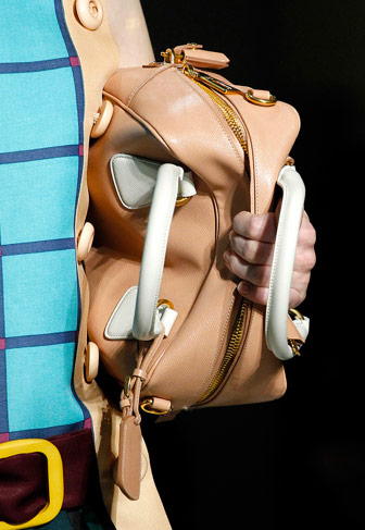 Prada 16