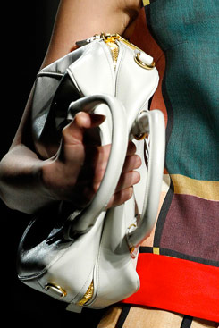 Prada 19