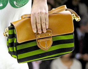 Prada 19