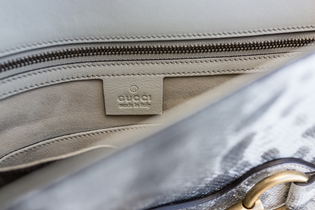 Gucci décide d'arrêter l'utilisation du PVC d'ici 2016