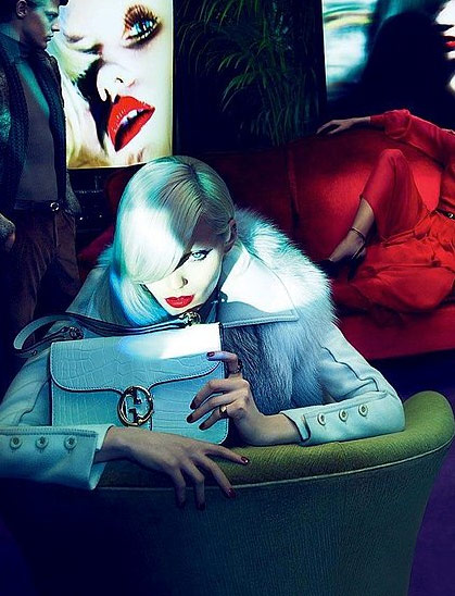La campagne publicitaire de Gucci pour l'automne 2011 est axée sur les sacs à main
