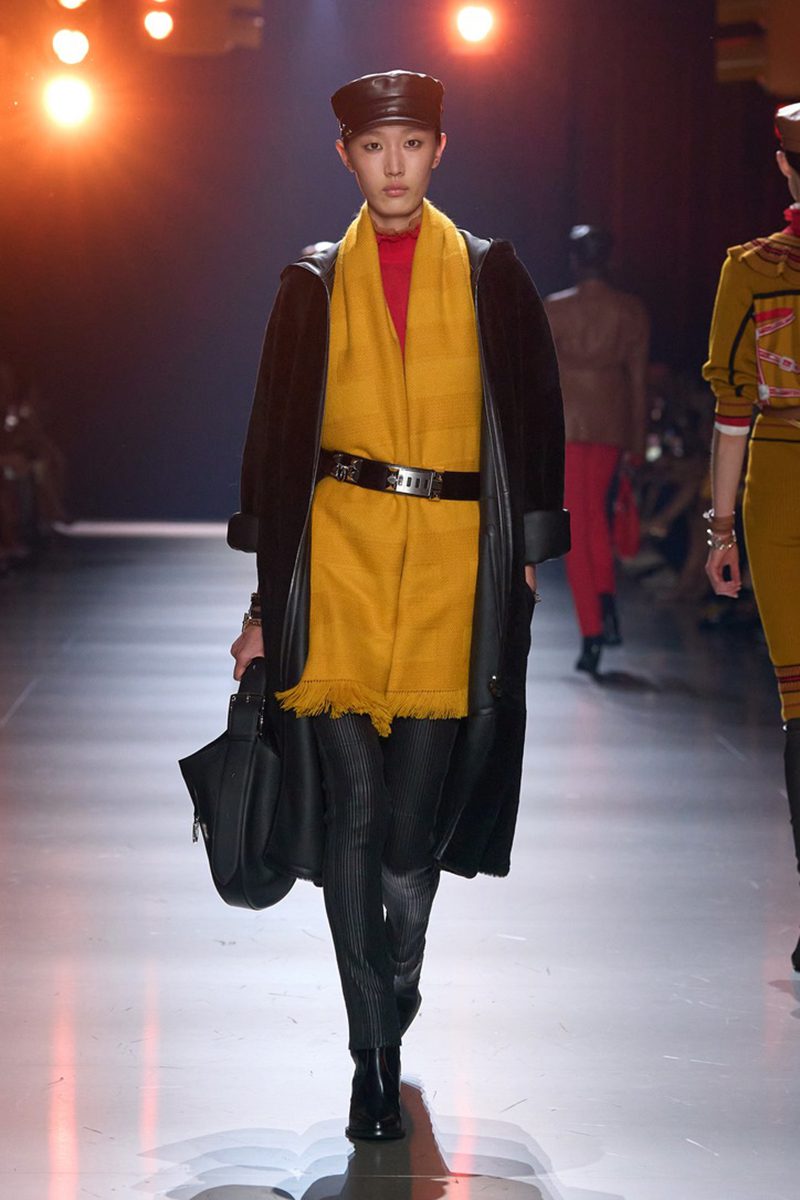 Herm&egrave;s AW24 Look 17. Photo via Vogue.com. 