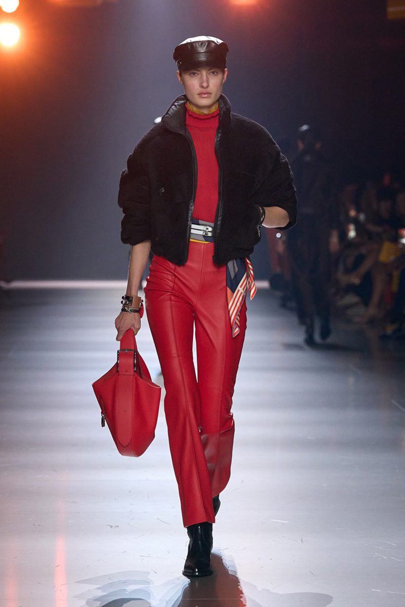 The Ar&ccedil;on. Herm&egrave;s AW24 Look 43. Photo via Vogue.com.