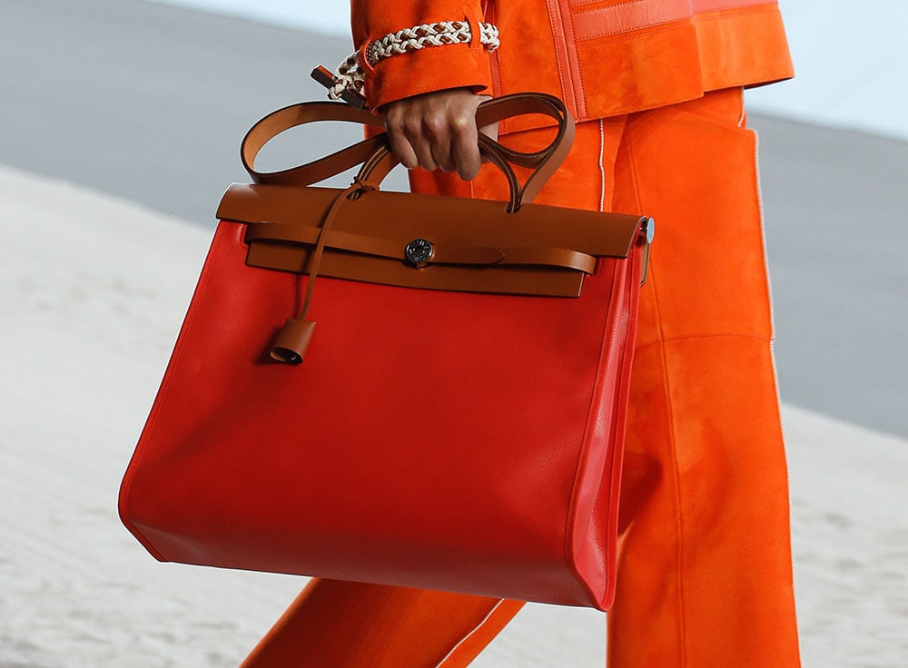Hermès explore son côté décontracté avec ses sacs de défilé printemps 2019