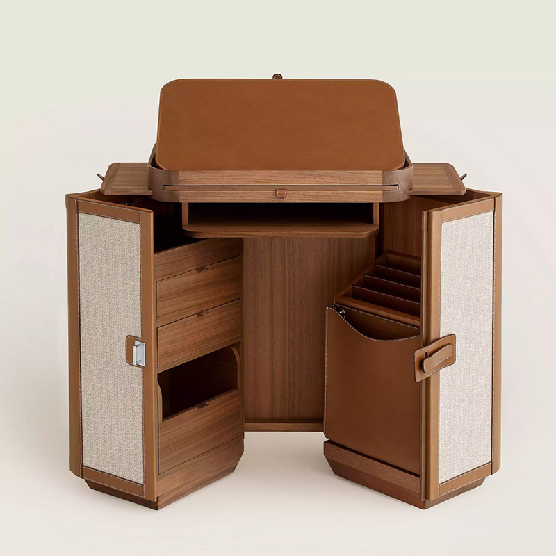 Les Necessaires d'Hermes Folding desk with Canaletto walnut frame. Exterior clad in taurillon H leather and 