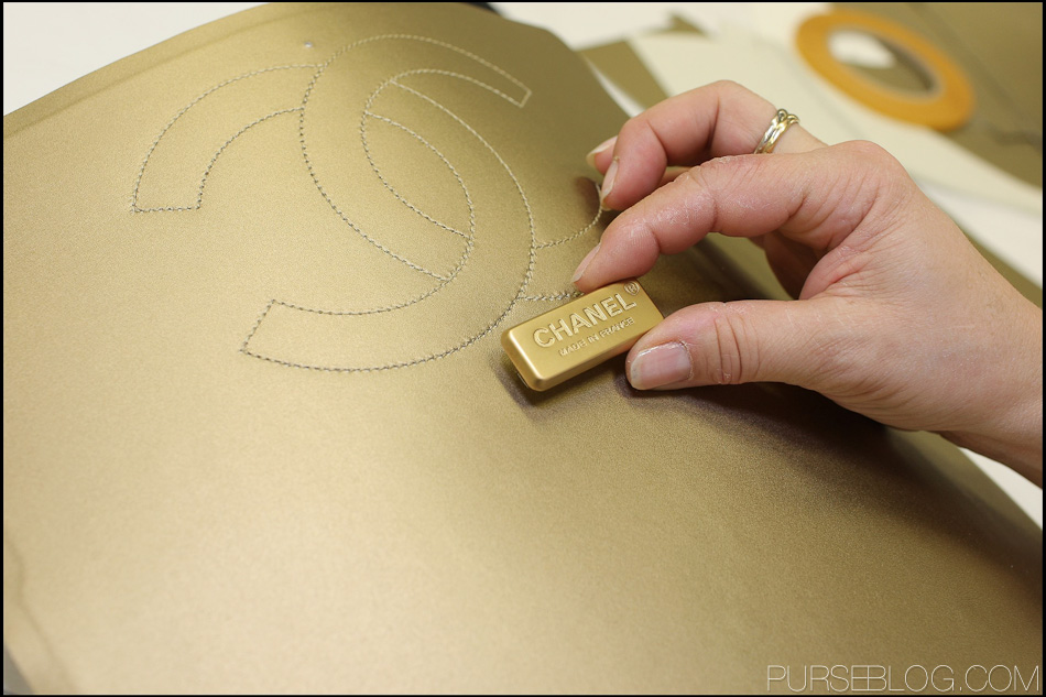 Comment est fabriqué un sac Chanel