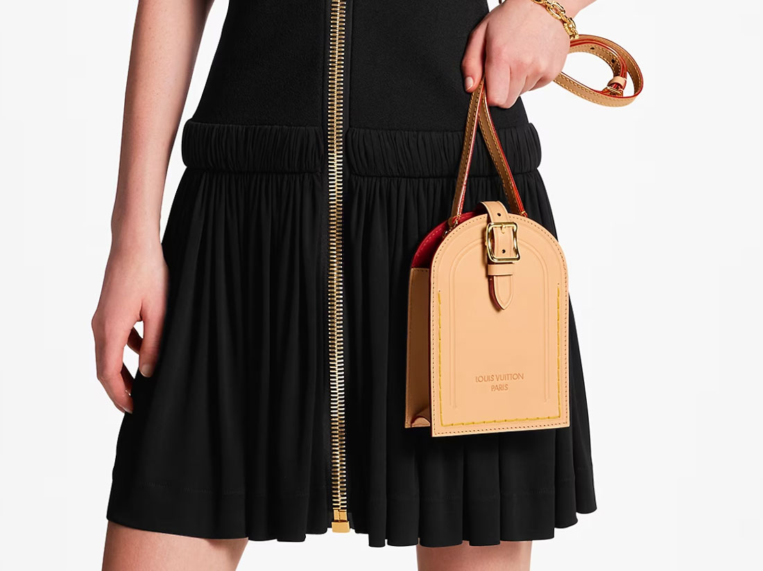 Présentation de la pochette Louis Vuitton Name Tag XL