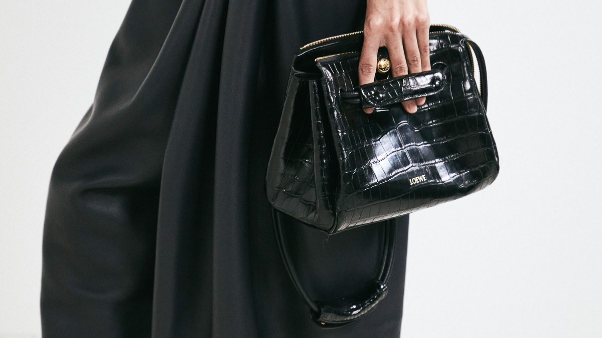 Jonathan Anderson Debuts A New Bag On The Loewe Spring 2025 Runway
