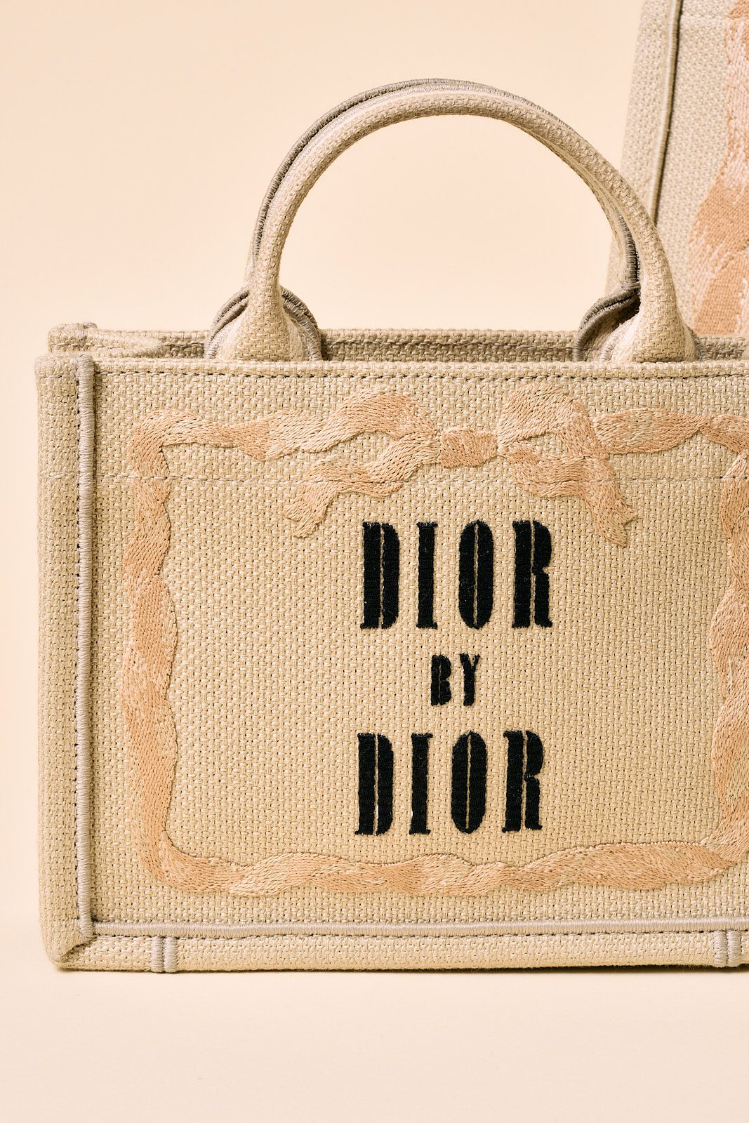 Dior Book Tote 2026 (01)