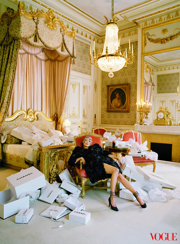 Kate Moss Spends A Day In The Ritz Surrounded By Chanel Boxes