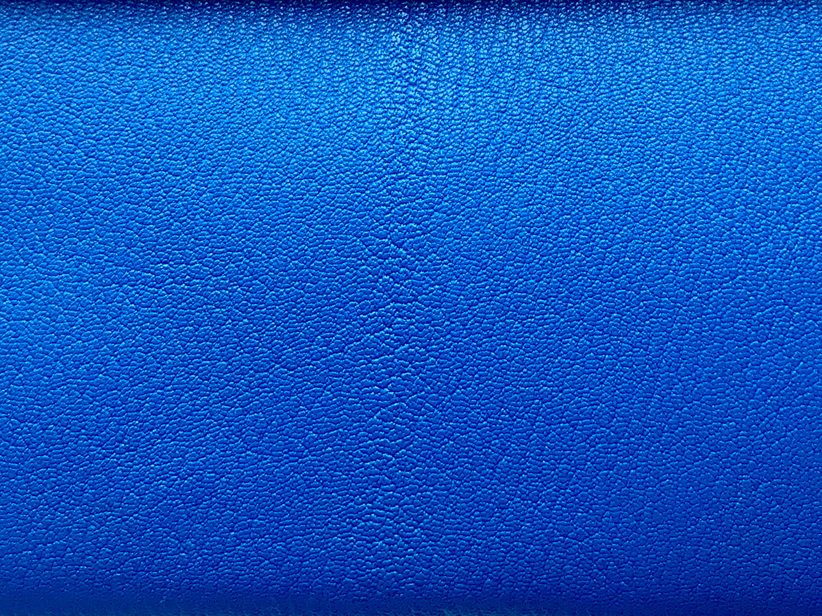Chevre Mysore in Bleu Hydra.