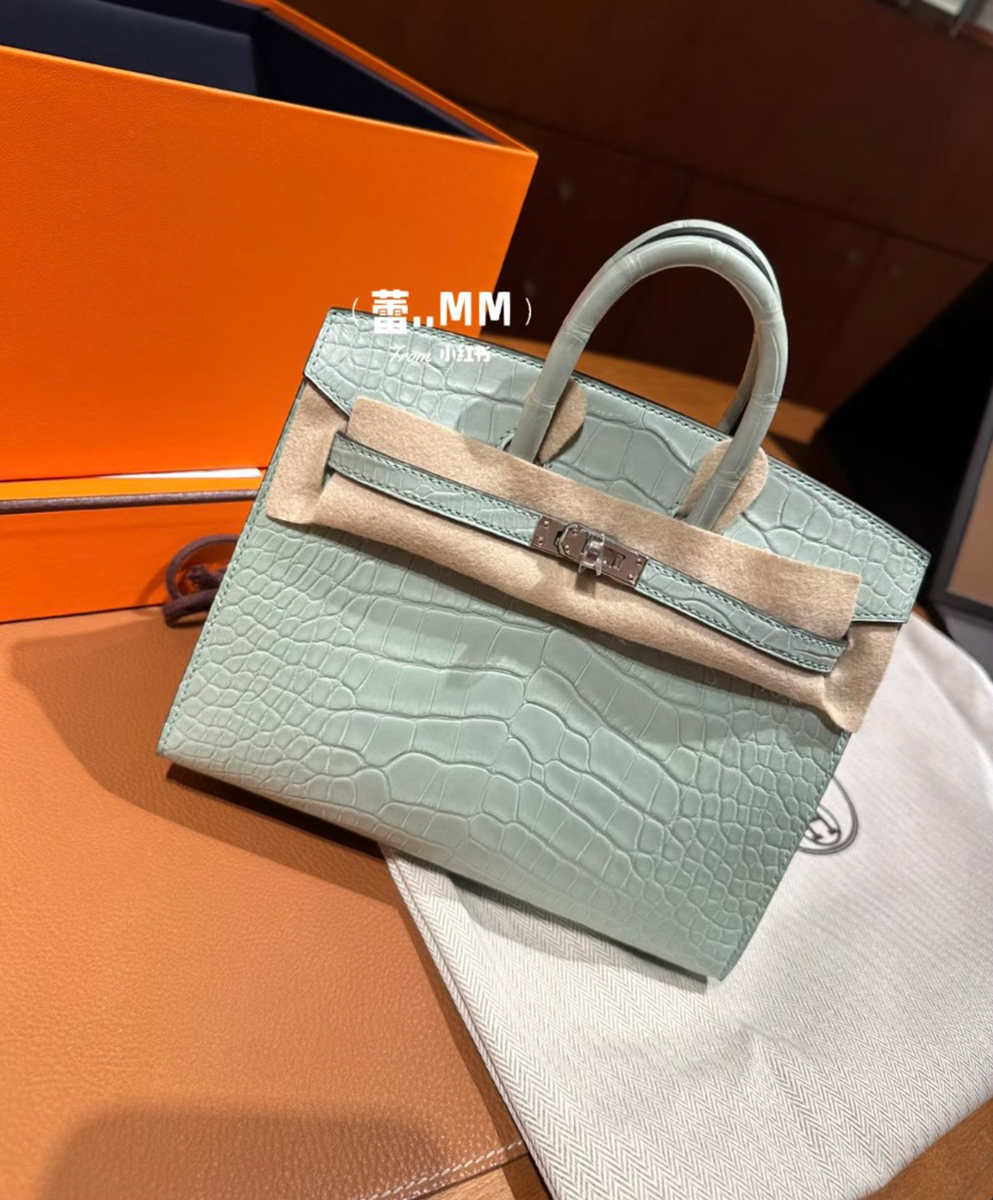 The 20cm Hermès Birkin: It’s FINALLY Here!