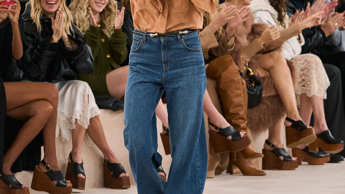 The Chloé Wedge Is Bringing Back Old-School Product Placement