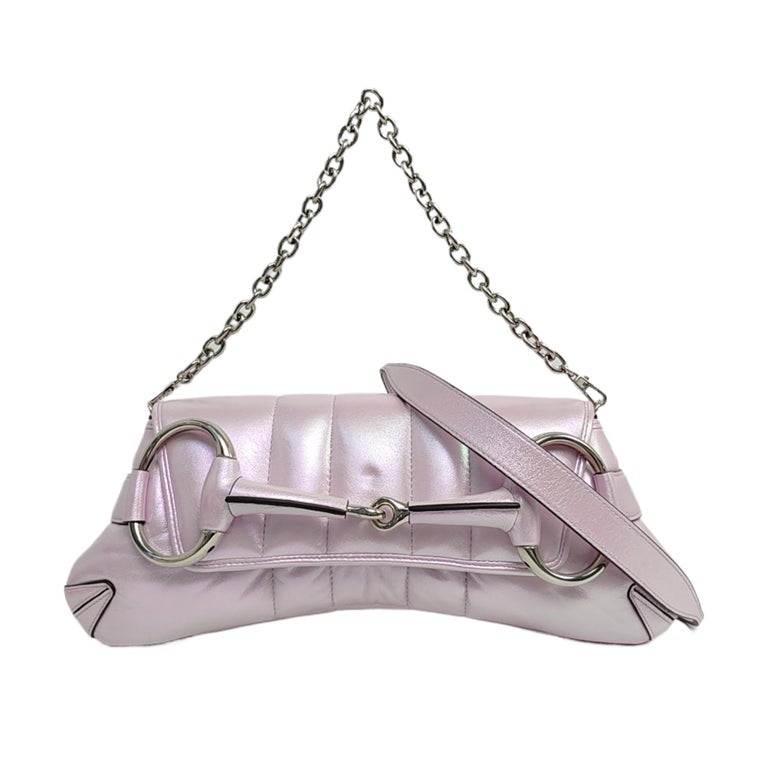 Gucci Horsebit 1955 Chain Kleine gepolsterte Schultertasche aus schillerndem rosa Leder