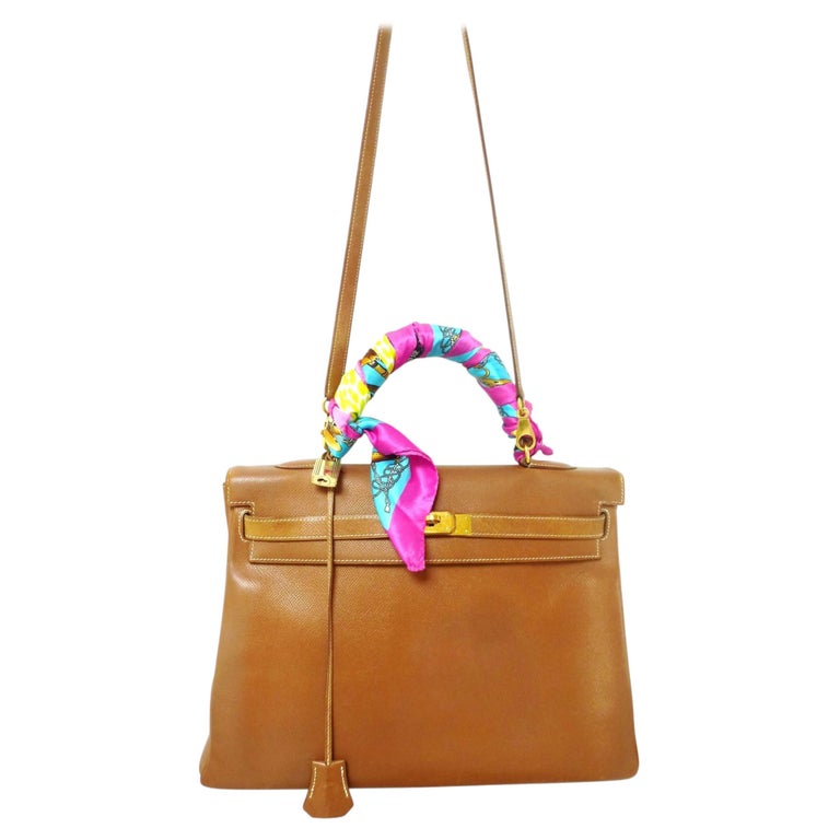 Hermès 1982 Kelly Bag 32 cm Gold Courchevel Leather with Strap