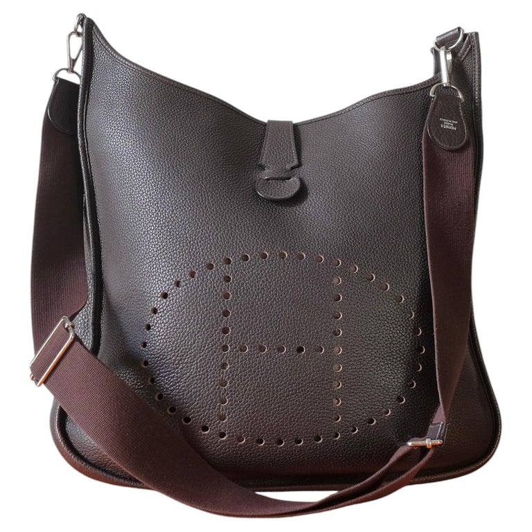 HERMÈS - Evelyne Vintage Unisex Crossbody Bag in Classic Leather Design 2010