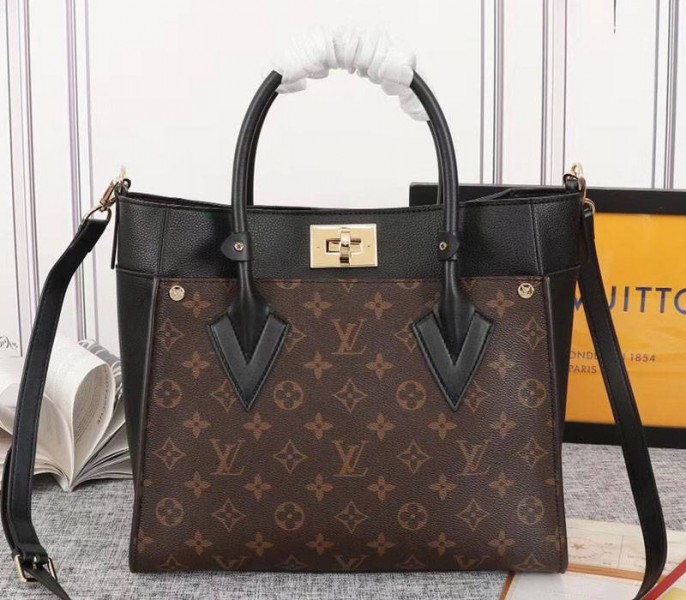 Louis Vuitton Reissue Monogram Canvas On My Side