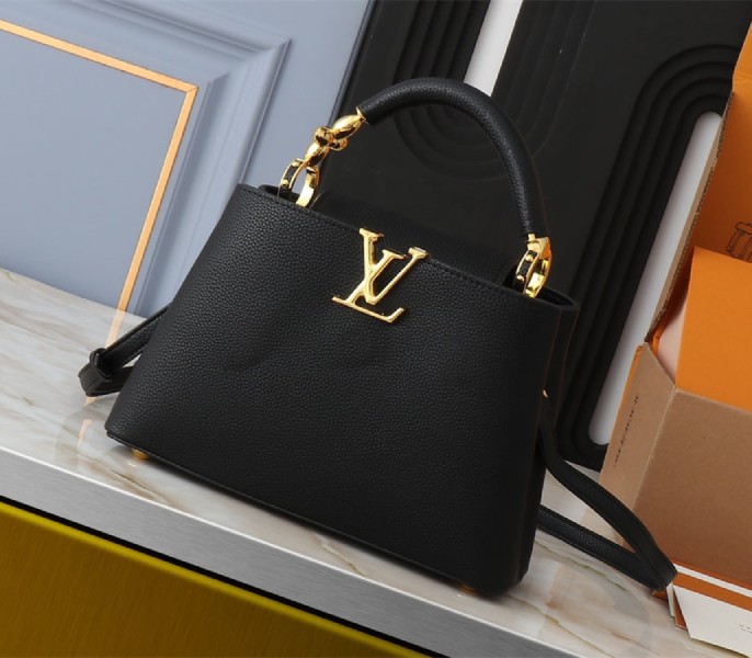 Louis Vuitton Reissue Capucines BB In Black