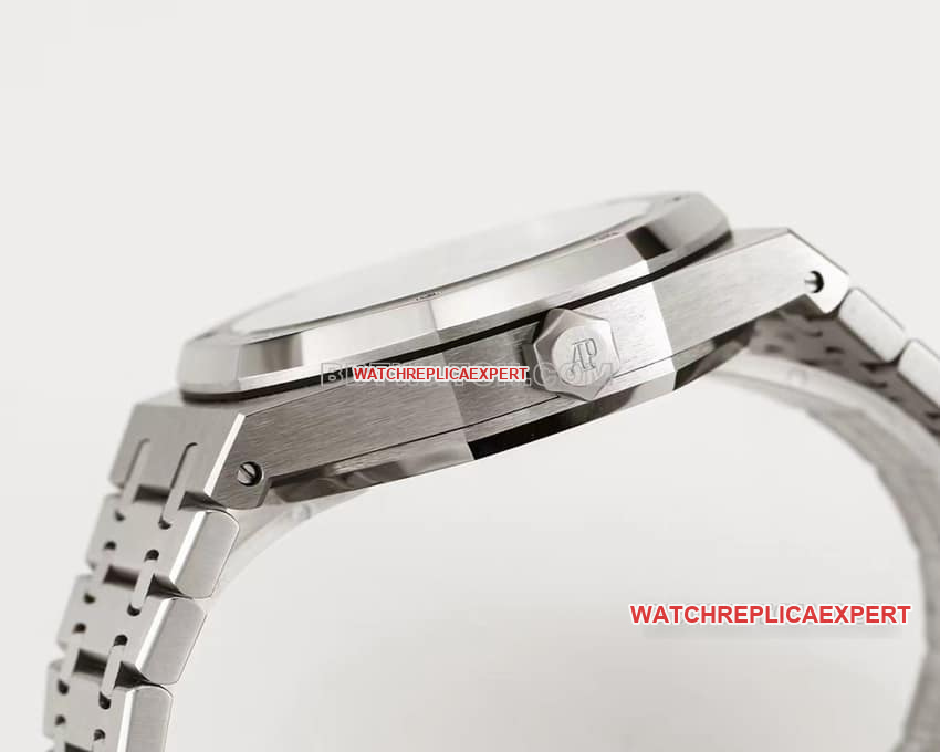 Audemars PiguetRoyal Oaktop-tier 1:1high-quality replica smoked blue large plaid plate tourbillon26730side live photo
