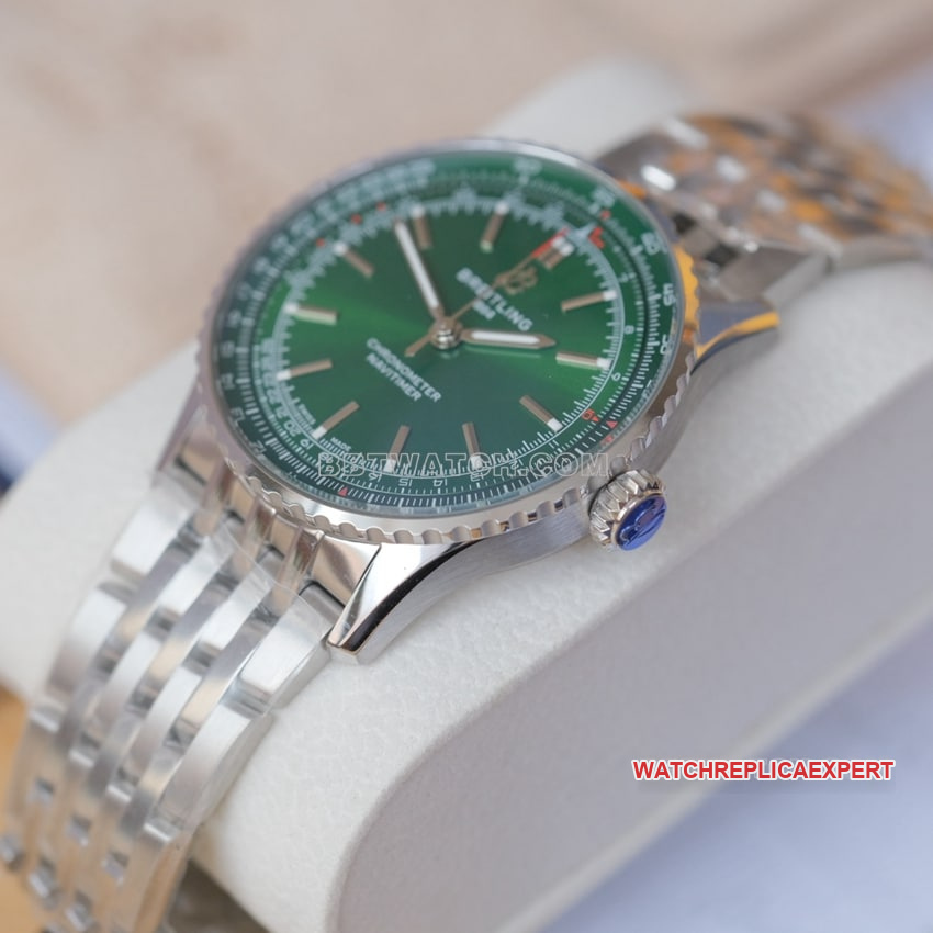 Breitling aviation chronographsuper clonegreen dialA17329371L1A1front live photo