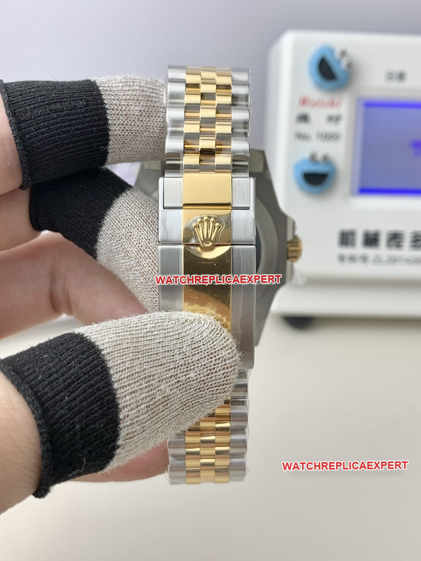 Factory C RolexGMT-Mastertop-tier replicablack dial gold 126713braceletlive photos