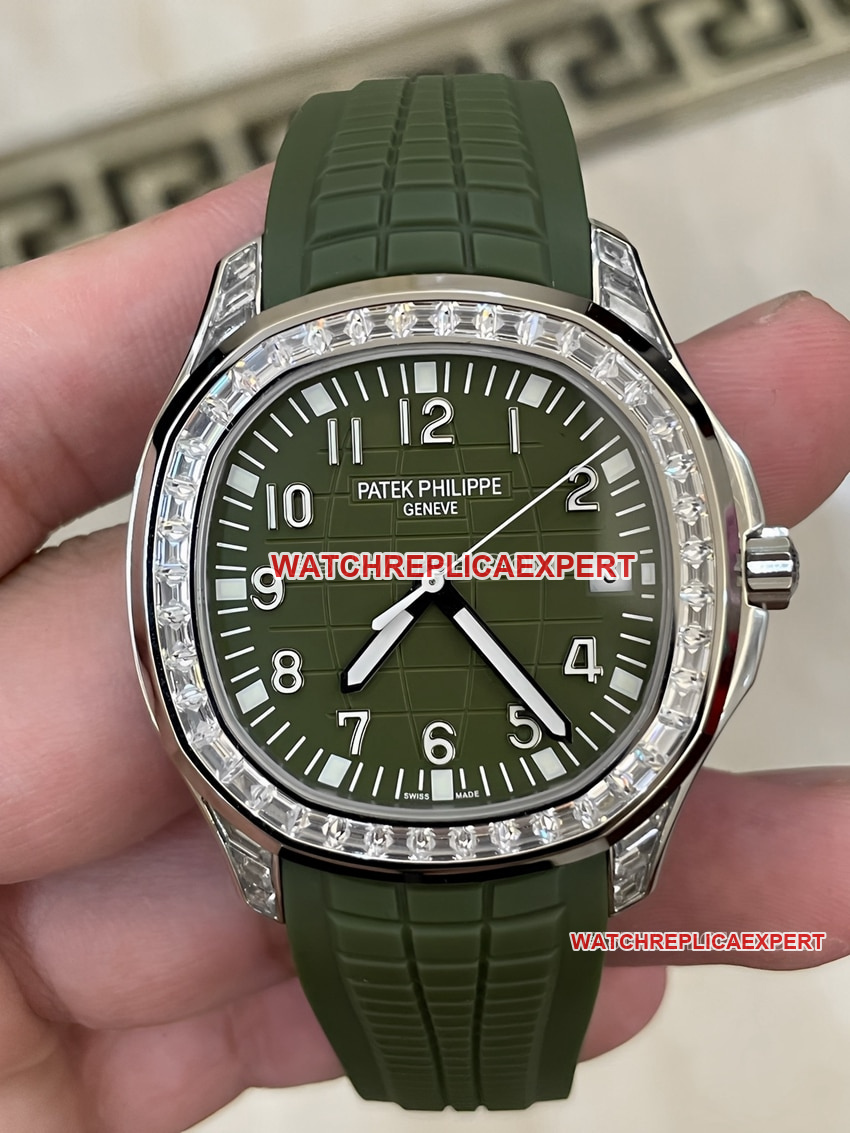 Patek Philippetop-tier replica grenade green dial diamond rubber model front live photo