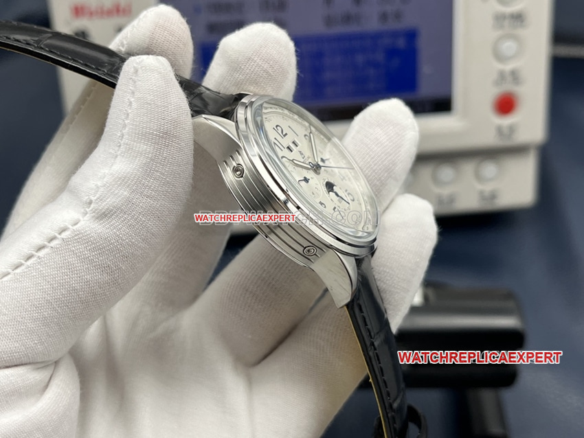 GF FactoryBreitling 1:1 super clonewhite dial annual calendar leather strap model side live photo
