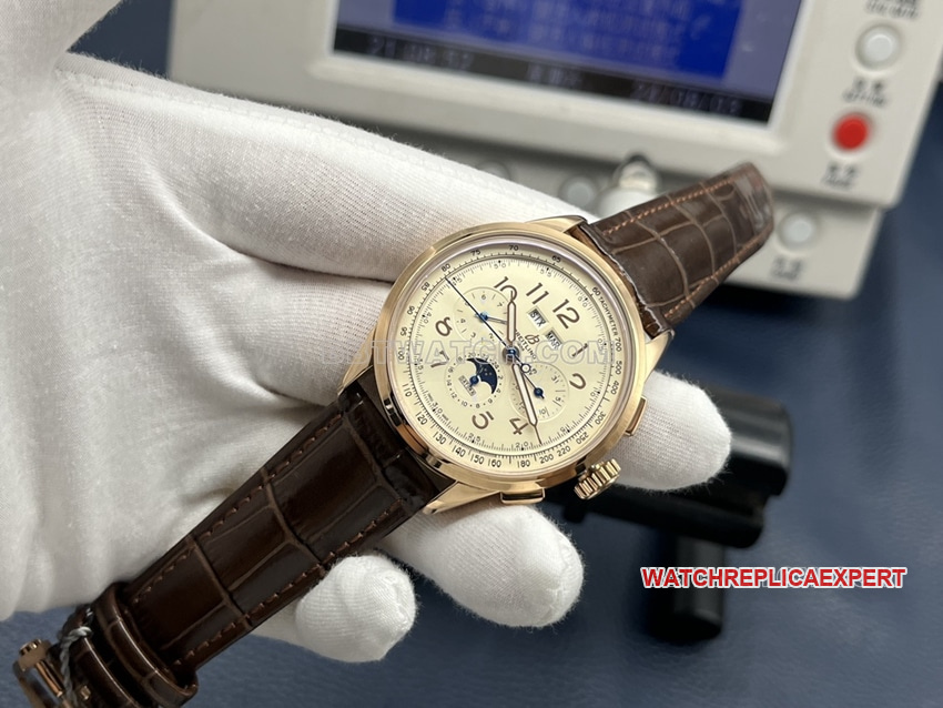 GF FactoryBreitling 1:1 super clonesilver dial annual calendar RB2510371G1P1front live photo