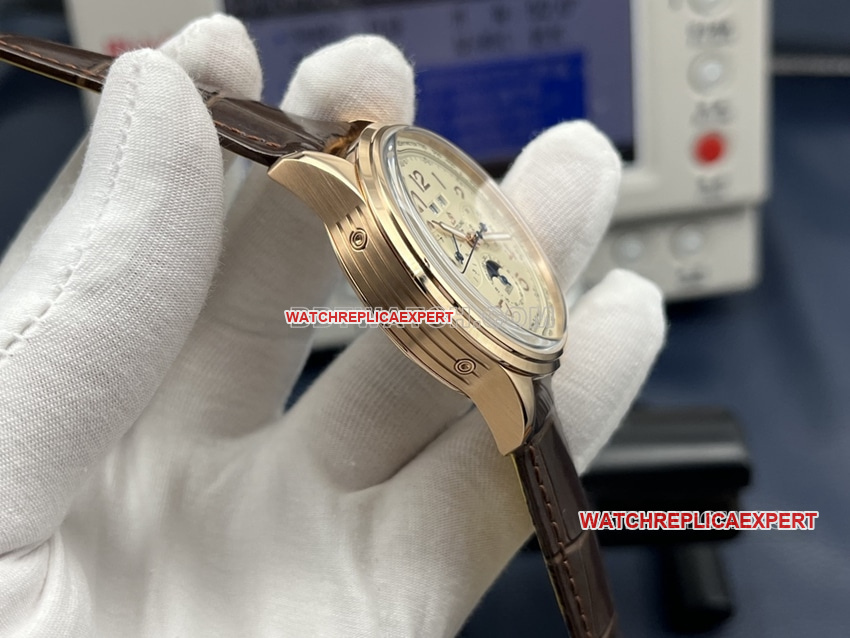 GF FactoryBreitling 1:1 super clonesilver dial annual calendar RB2510371G1P1side live photo